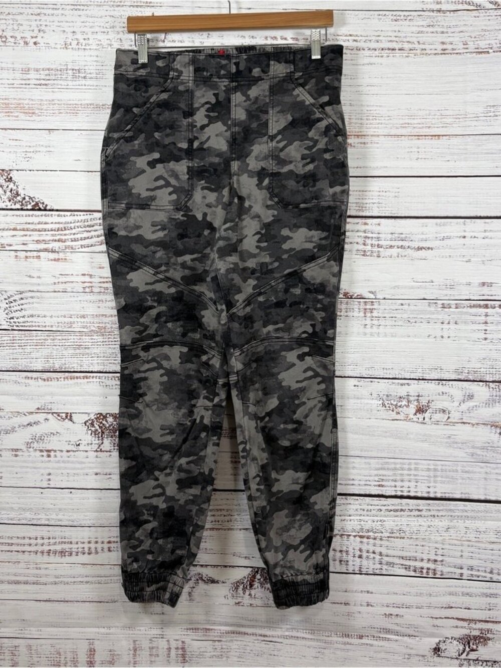 Spanx Gray Black Camouflage Stretch Twill Cargo Joggers